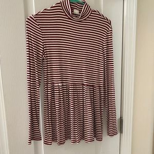 Burgundy and white long sleeve baby doll top